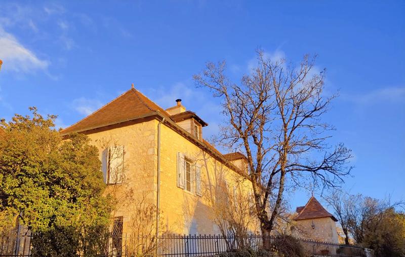 Propriété - 220 m² - 8 pièces