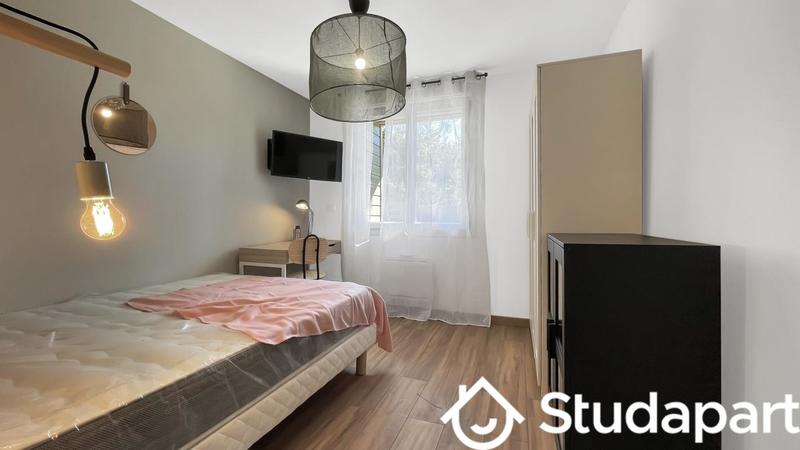 Chambre - 14 m² - 1 pièce