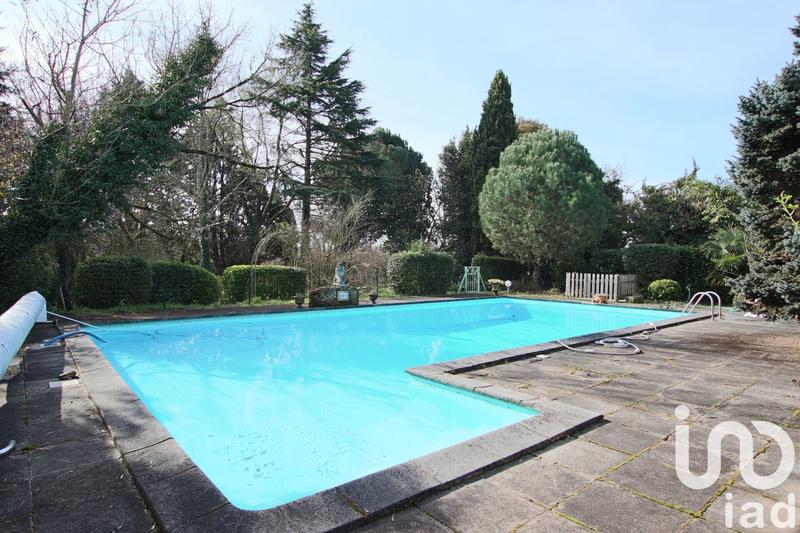 Maison - 411 m² - 9 pièces