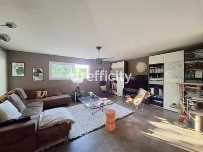 Maison - 185 m² - 10 pièces