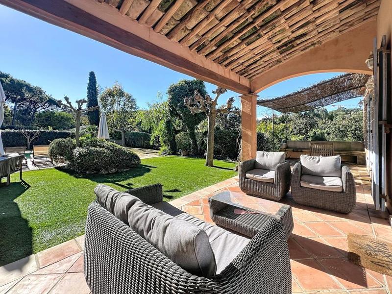 Propriété - 200 m² - 8 pièces