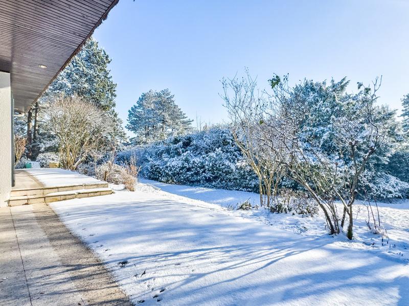 Maison - 230 m² - 9 pièces