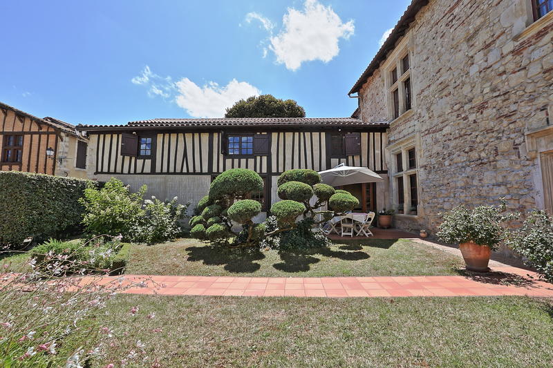 Maison en pierre - 267 m² - 5 pièces