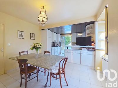 Maison - 219 m² - 7 pièces