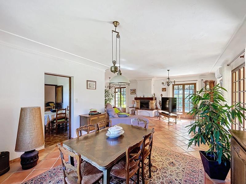 Maison - 160 m² - 2 pièces