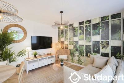 Chambre - 11 m² - 1 pièce