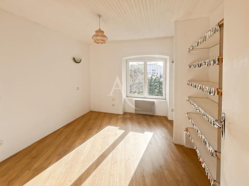 Maison - 158 m² - 3 pièces