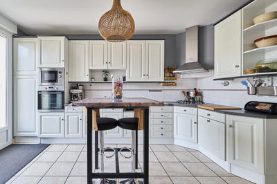 Maison - 202 m² - 8 pièces