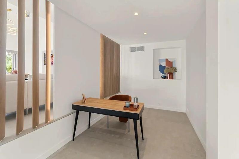 Maison - 307 m² - 7 pièces