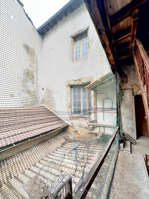 Maison - 218 m² - 9 pièces