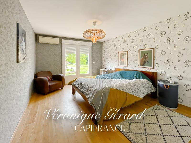 Maison en pierre - 238 m² - 6 pièces