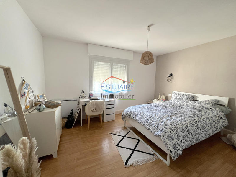 Maison traditionnelle - 220 m² - 8 pièces