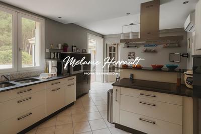 Maison - 223 m² - 9 pièces