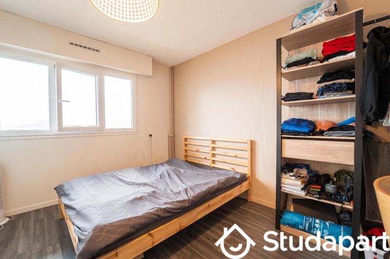 Chambre - 11 m² - 1 pièce