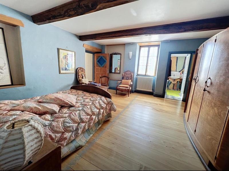 Corps de ferme - 300 m² - 7 pièces