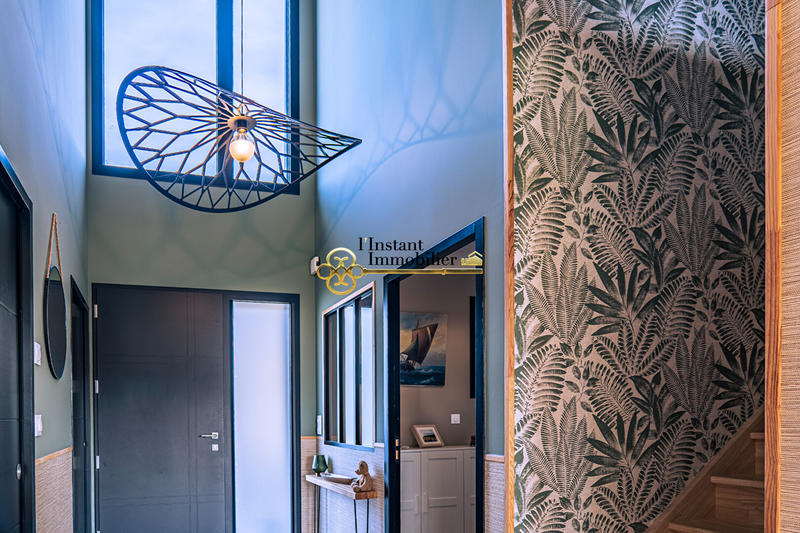 Maison - 238 m² - 8 pièces