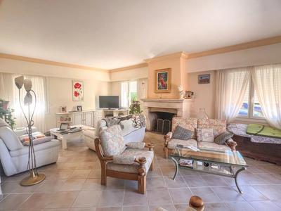 Villa - 174 m² - 6 pièces