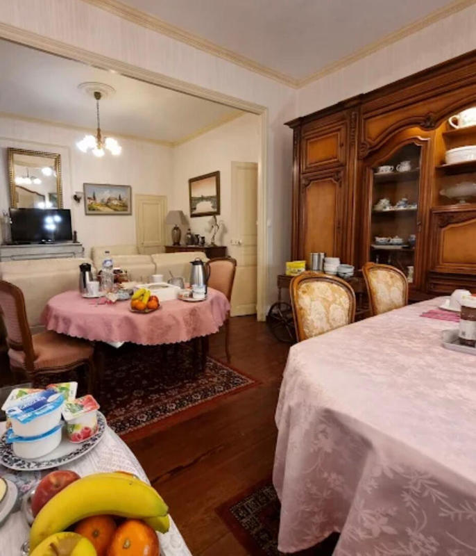 Maison - 256 m² - 9 pièces