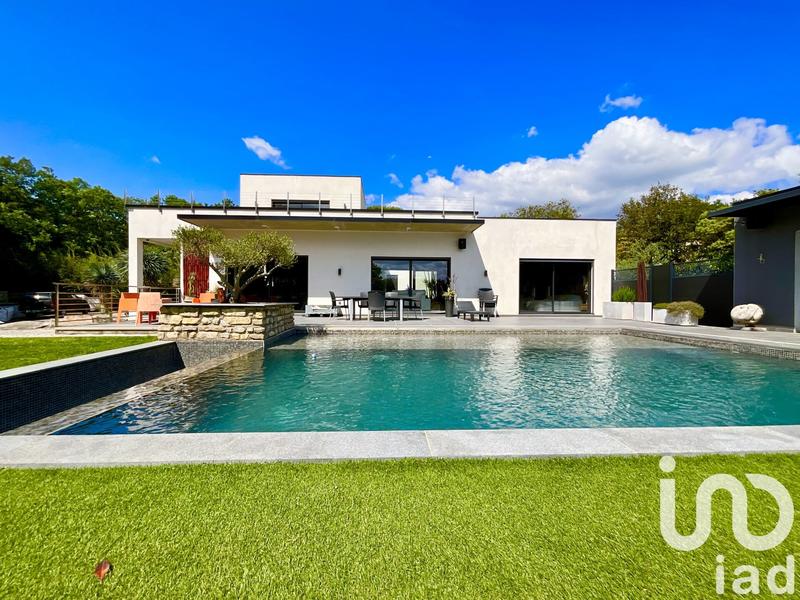 Maison - 218 m² - 6 pièces