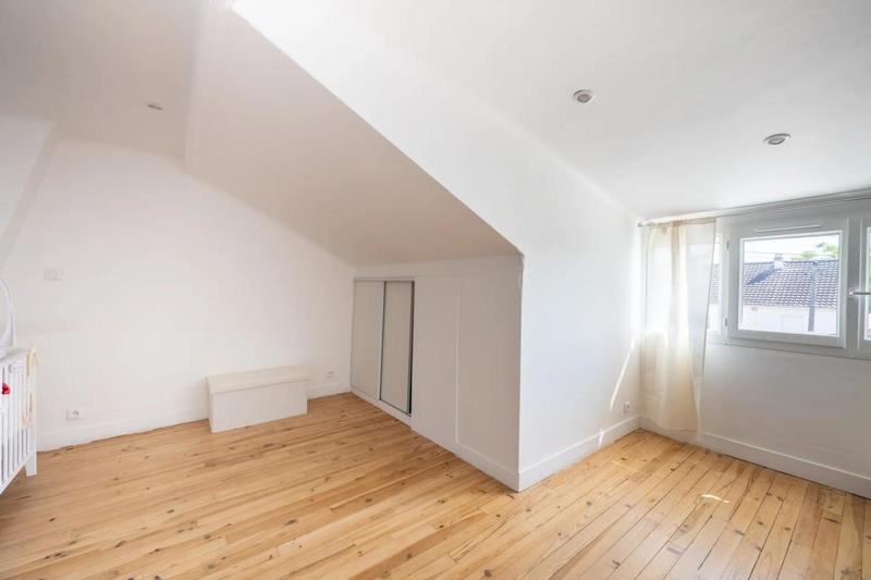 Maison - 110 m² - 6 pièces