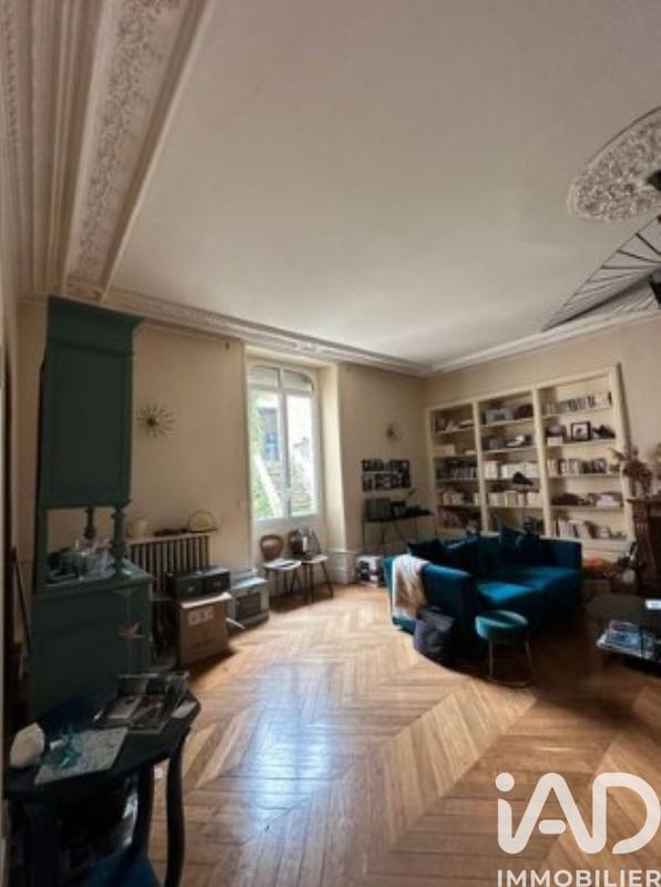 Maison - 240 m² - 5 pièces