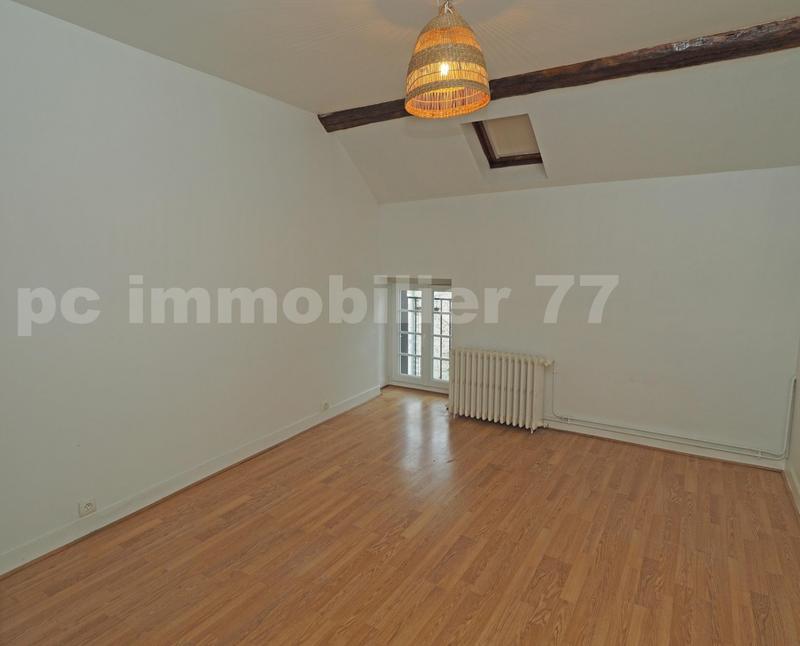 Appartement - 96 m² - 6 pièces