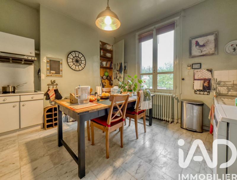 Maison - 225 m² - 8 pièces
