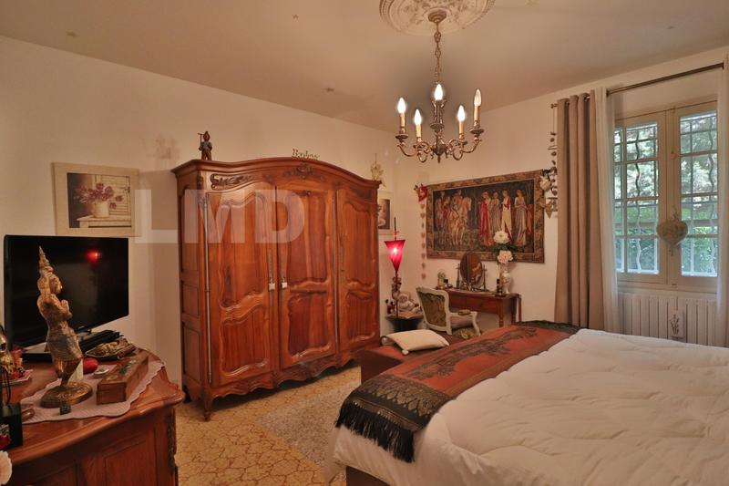 Maison traditionnelle - 205 m² - 6 pièces