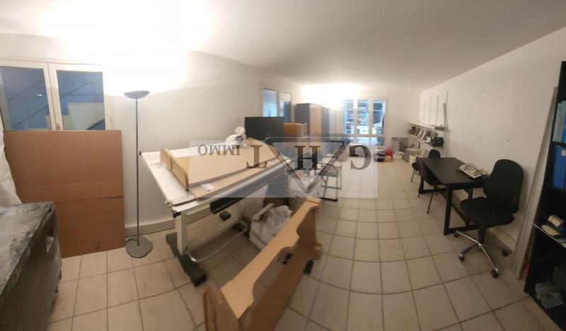 Entrepôt - 472 m²