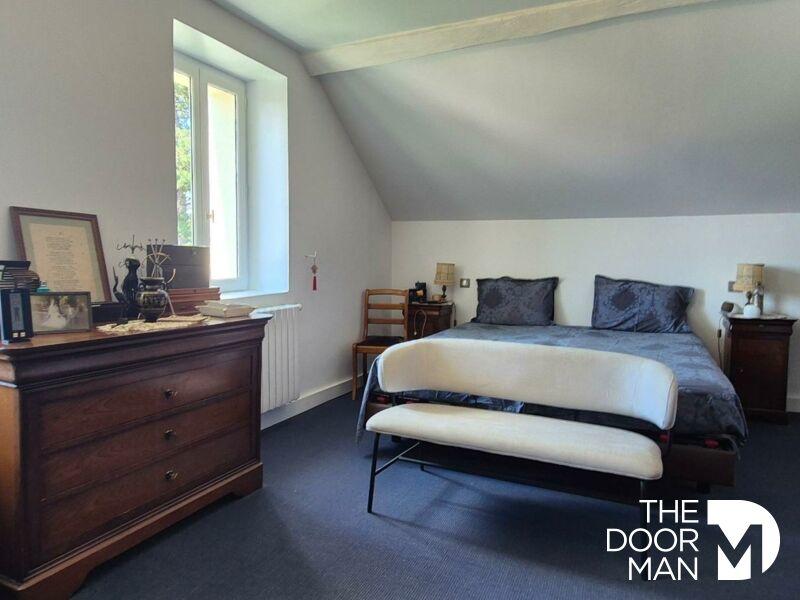 Maison ancienne - 216 m² - 8 pièces