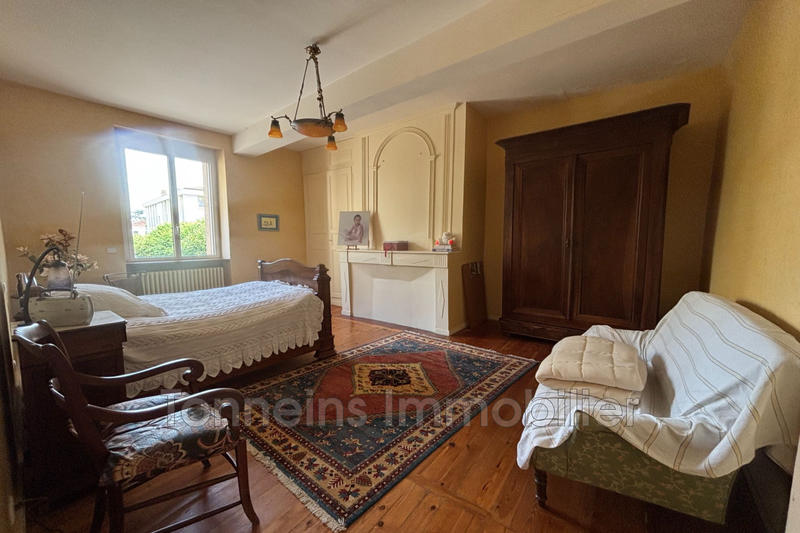 Maison - 240 m² - 7 pièces