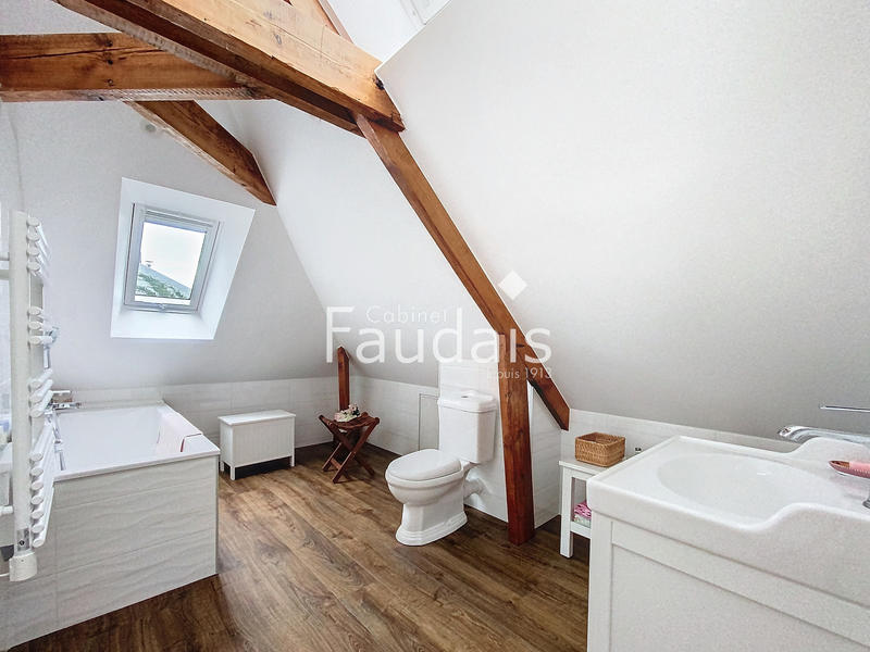 Maison - 148 m² - 8 pièces