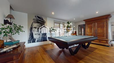 Maison - 330 m² - 7 pièces