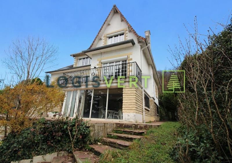 Maison - 256 m² - 11 pièces