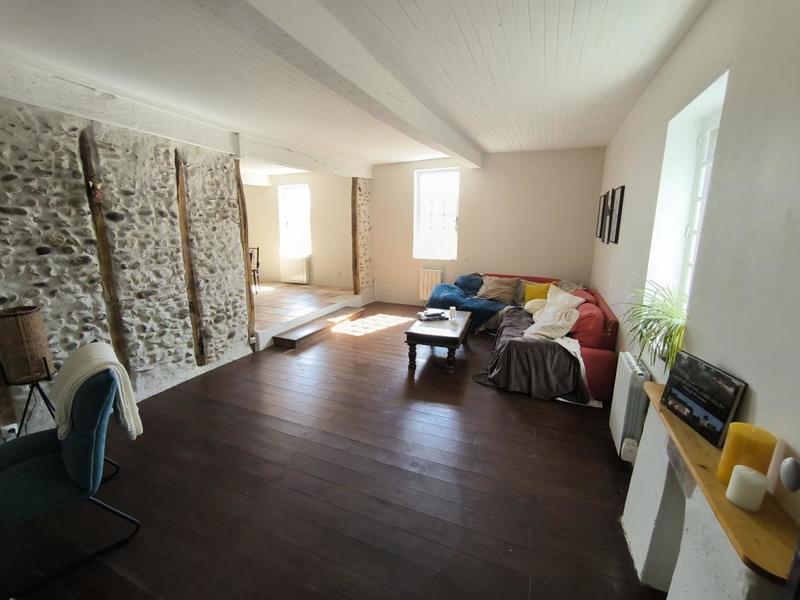 Maison de village - 273 m² - 10 pièces