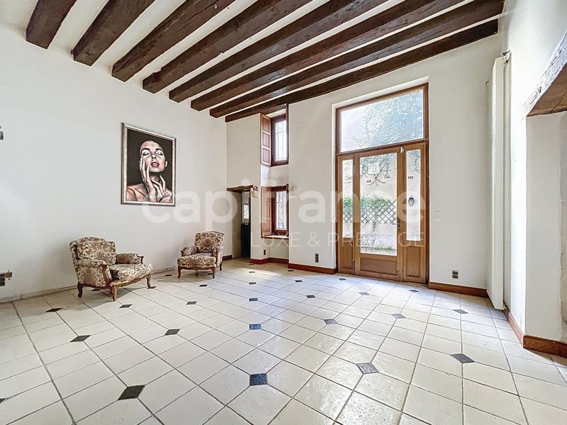 Maison - 235 m² - 7 pièces