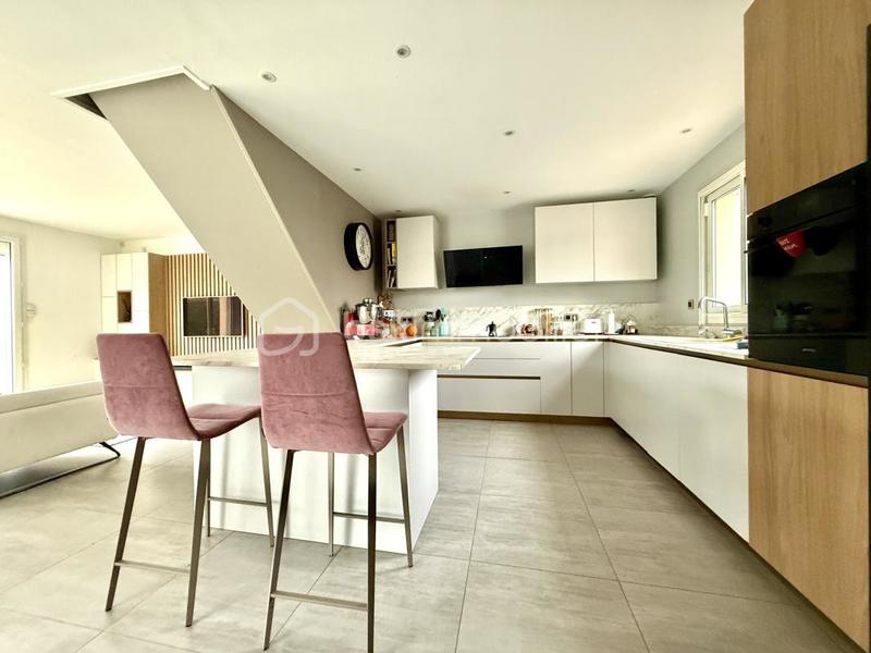 Maison - 142 m² - 6 pièces