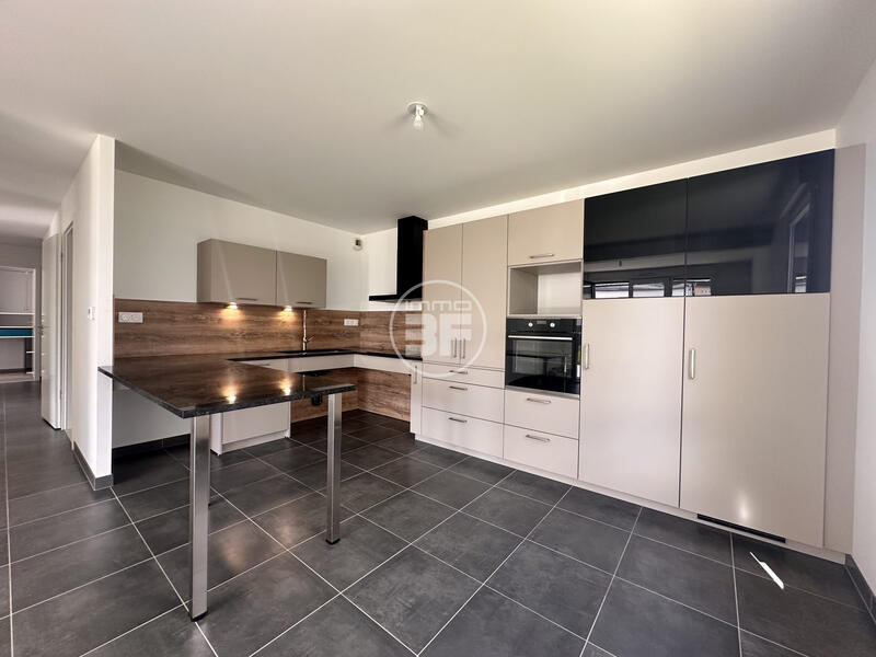 Appartement - 94 m² - 4 pièces