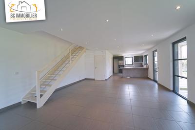 Maison - 104 m² - 5 pièces