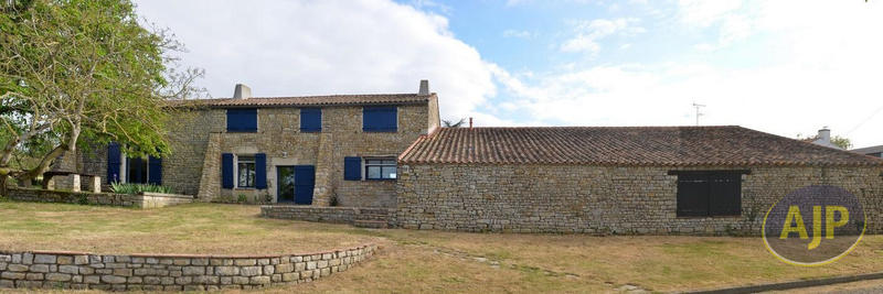 Maison - 168 m² - 6 pièces