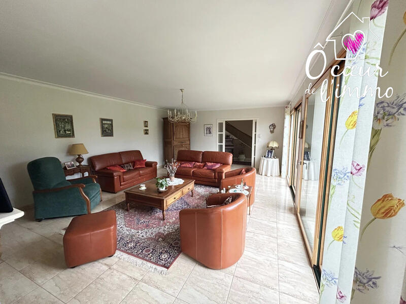 Maison - 231 m² - 8 pièces