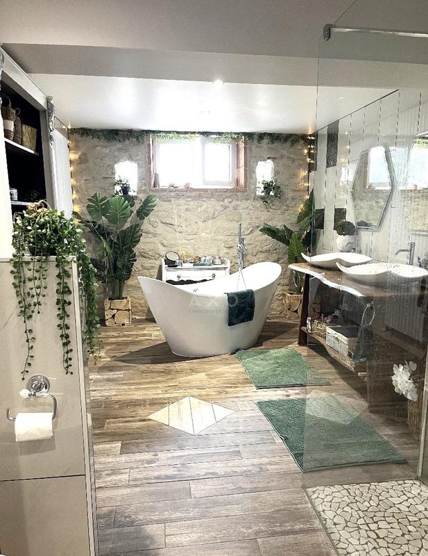 Maison - 204 m² - 6 pièces