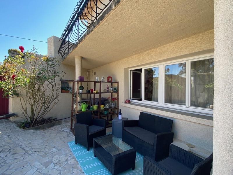 Maison - 219 m² - 9 pièces