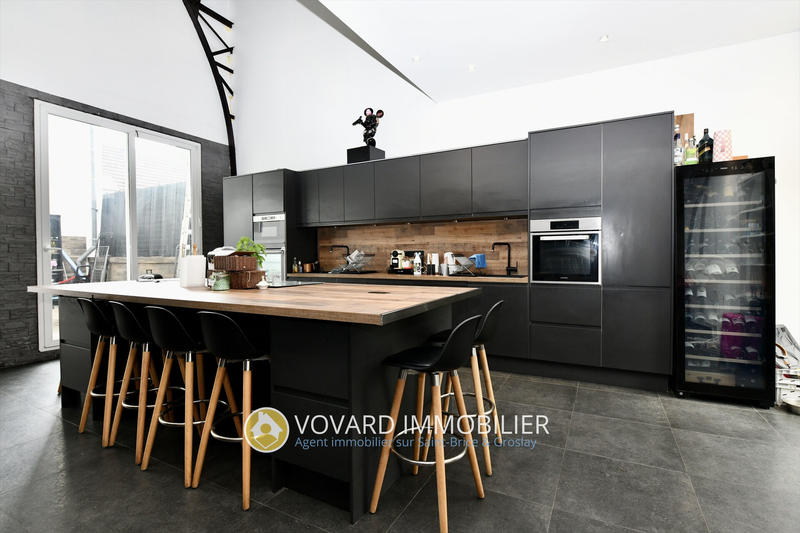 Maison - 193 m² - 5 pièces