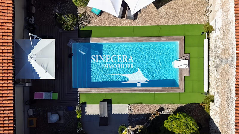 Maison - 260 m² - 9 pièces