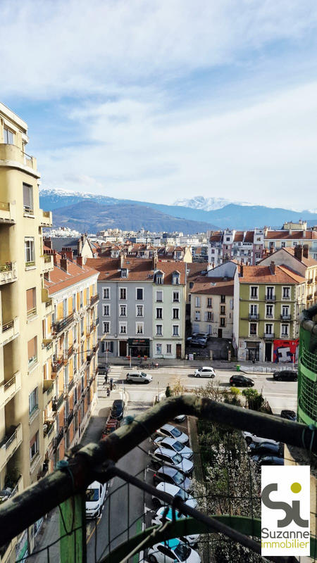 Appartement - 99 m² - 4 pièces