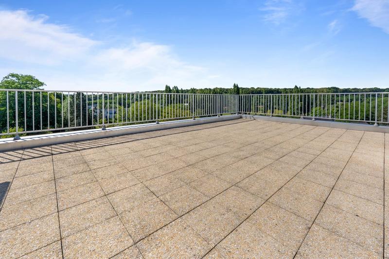 Appartement - 143 m² - 6 pièces