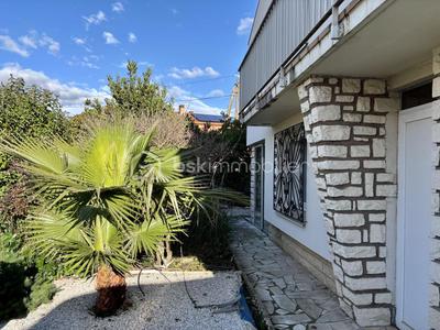 Maison traditionnelle - 145 m² - 4 pièces