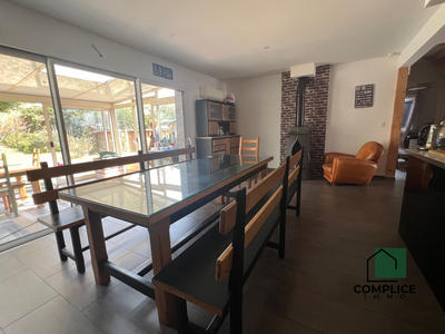 Maison - 161 m² - 8 pièces