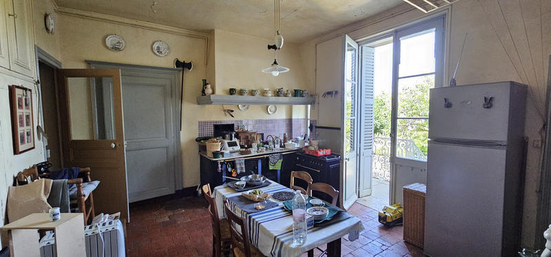 Propriété - 348 m² - 13 pièces